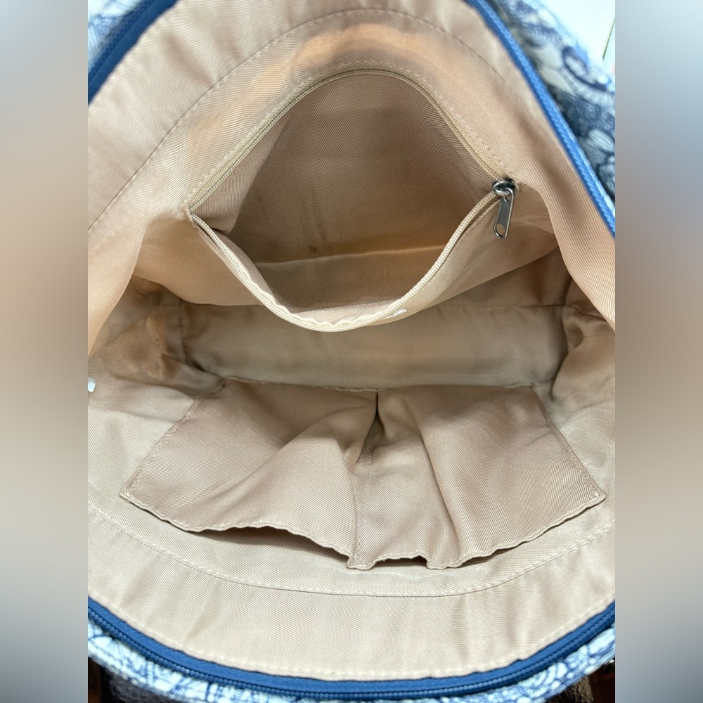 Sakroots Monochrome Floral Tote with Tan Straps - Picture 8 of 10